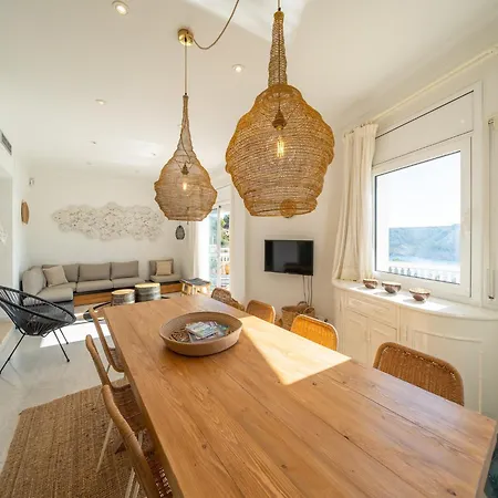 In L Escala With Private Pool & Garden *