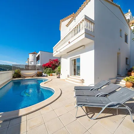 In L Escala With Private Pool & Garden *