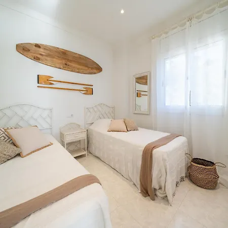 In L Escala With Private Pool & Garden